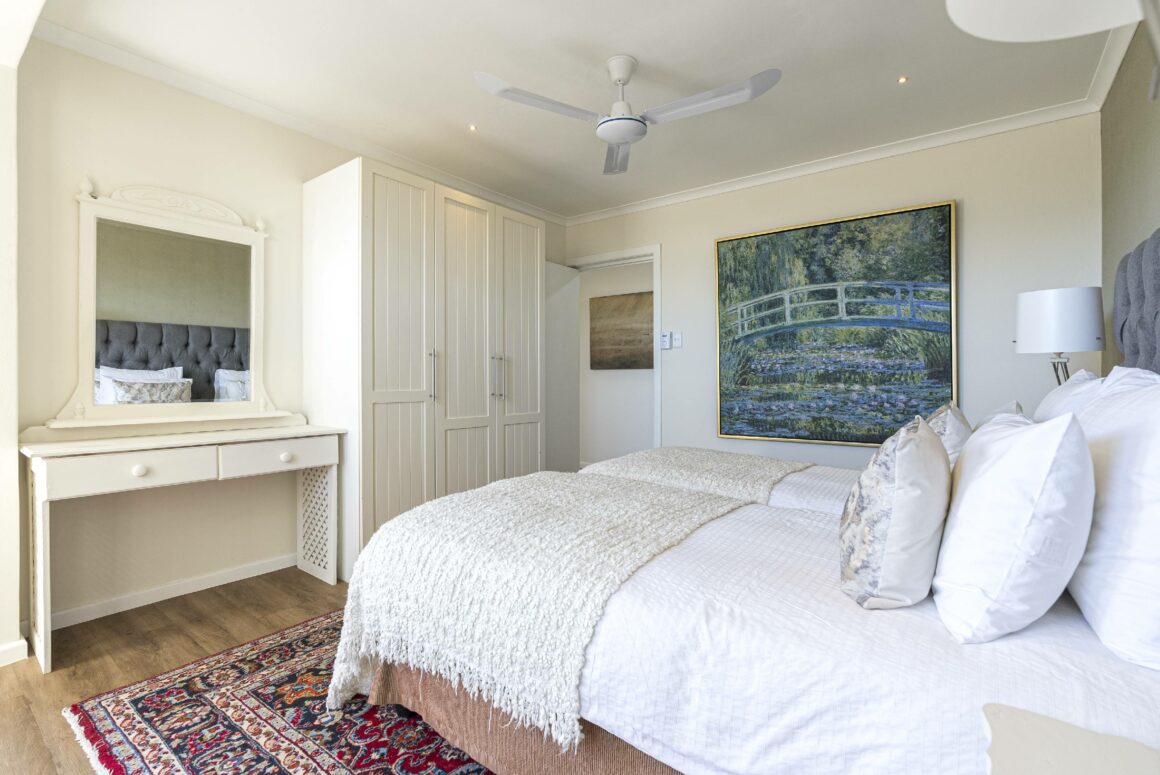 DSC08988-1 copy THE GATE HOUSE | 101 Twin/King Bed