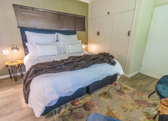 7 GARDEN SUITE | 103 King Bed