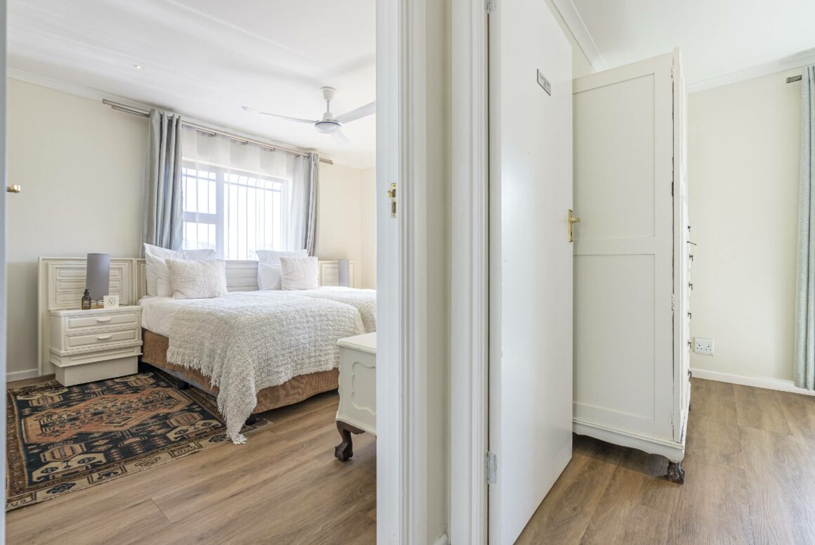 THE GATE HOUSE | 102 Twin Bed