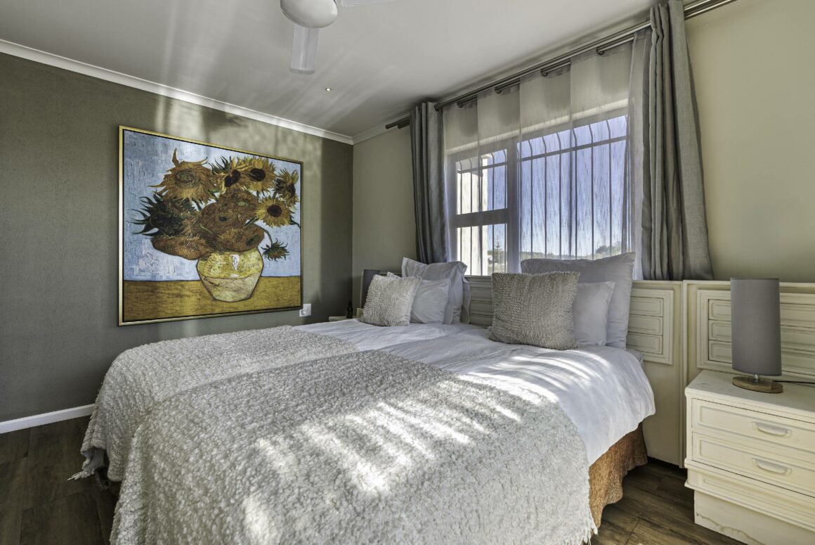 THE GATE HOUSE | 102 Twin Bed