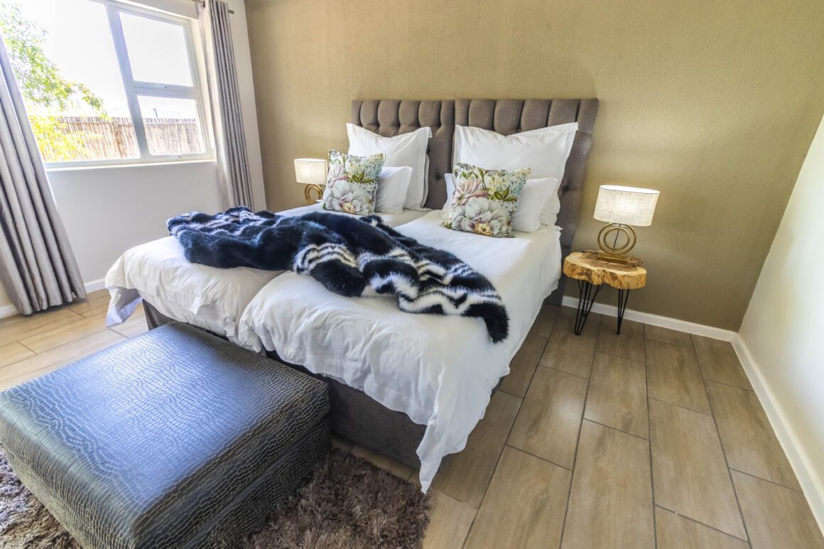 GARDEN SUITE | 104 Twin Beds